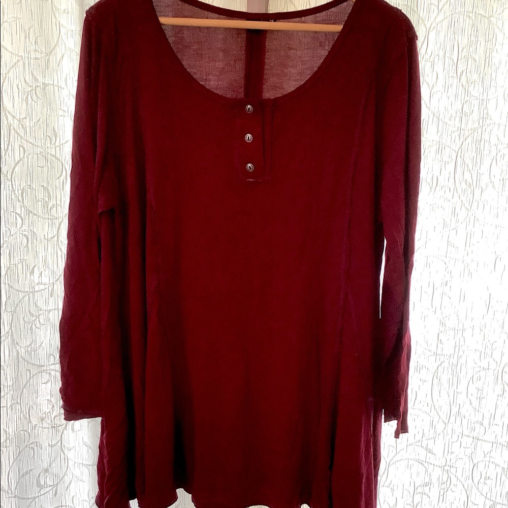 ModCloth Au Fond red long sleeve trapeze Henley raw hem & contrast stitching